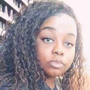 Meet your Posher, Cynthia